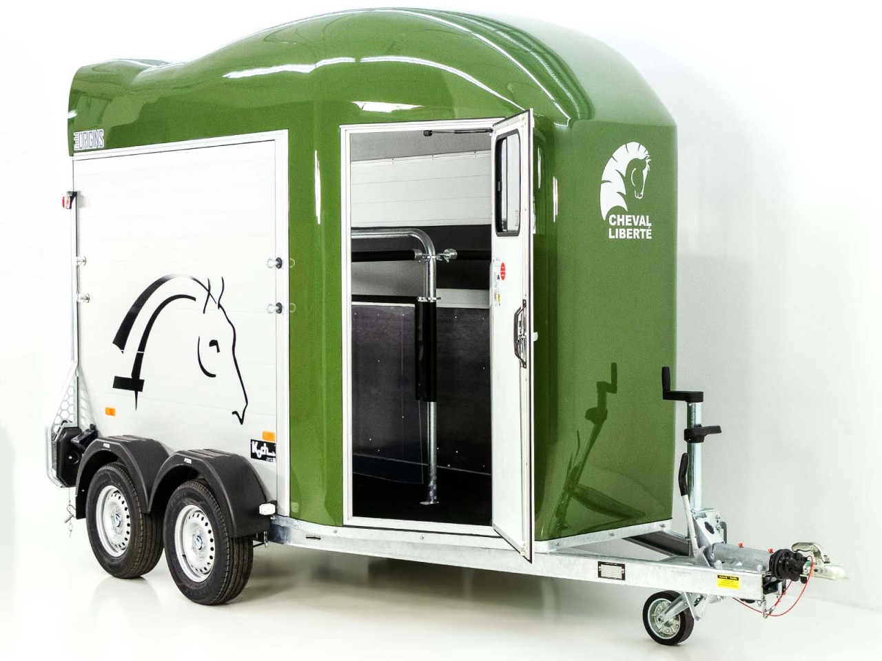 25.jpg Cheval Liberte Pferdeanhänger GOLD Origins, Sattelkammer, olivgün-Neu – Bild 1