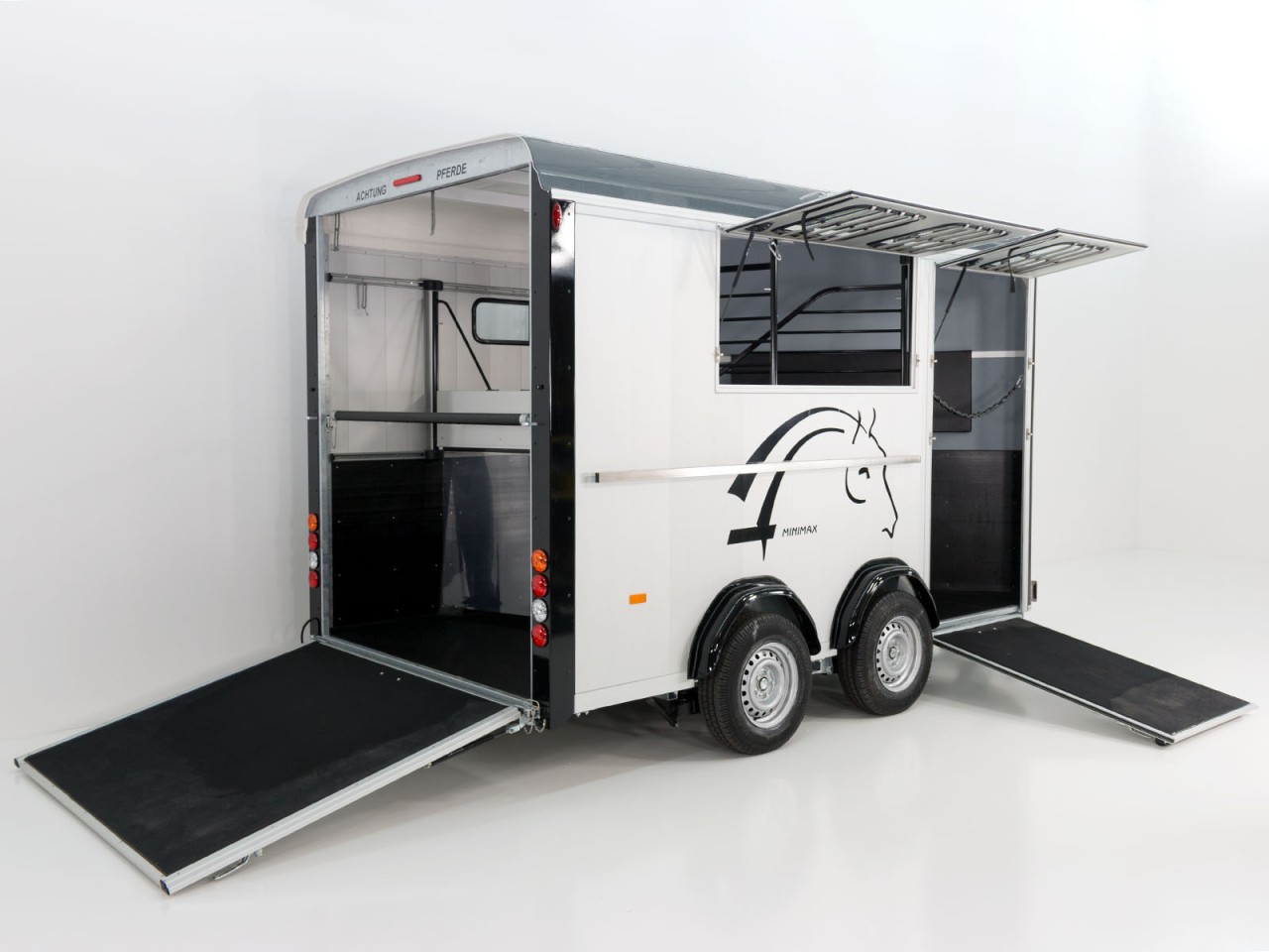 45.jpg Cheval Liberte Pferdeanhänger Maxi 3, 3Pferde, Pullmann 2 Fahrwerk, grau-Neu – Bild 1