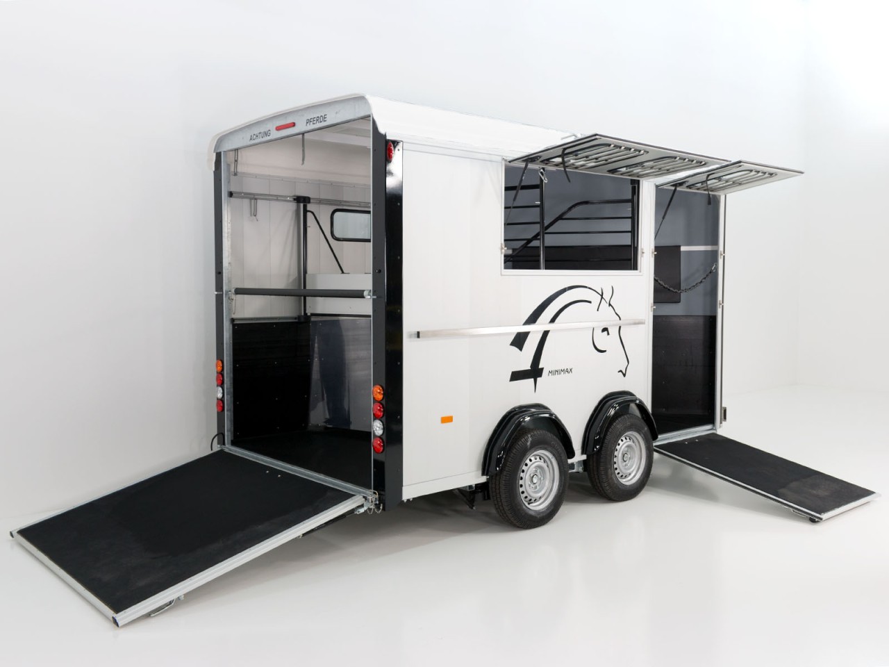 47.jpg Cheval Liberte Pferdeanhänger Maxi 3, 3 Pferde, Pullmann 2 Fahrwerk, weiß-Neu – Bild 1